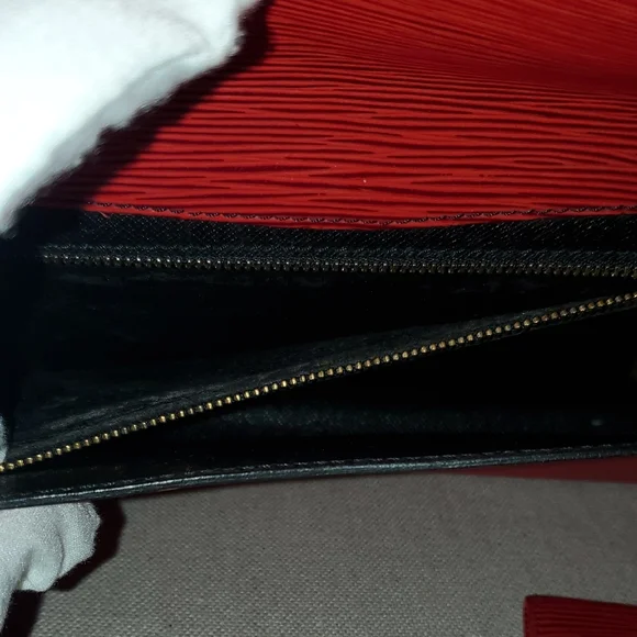 Louis Vuitton Red Epi Leather Clutch & Card Case Set - Picture 12 of 15